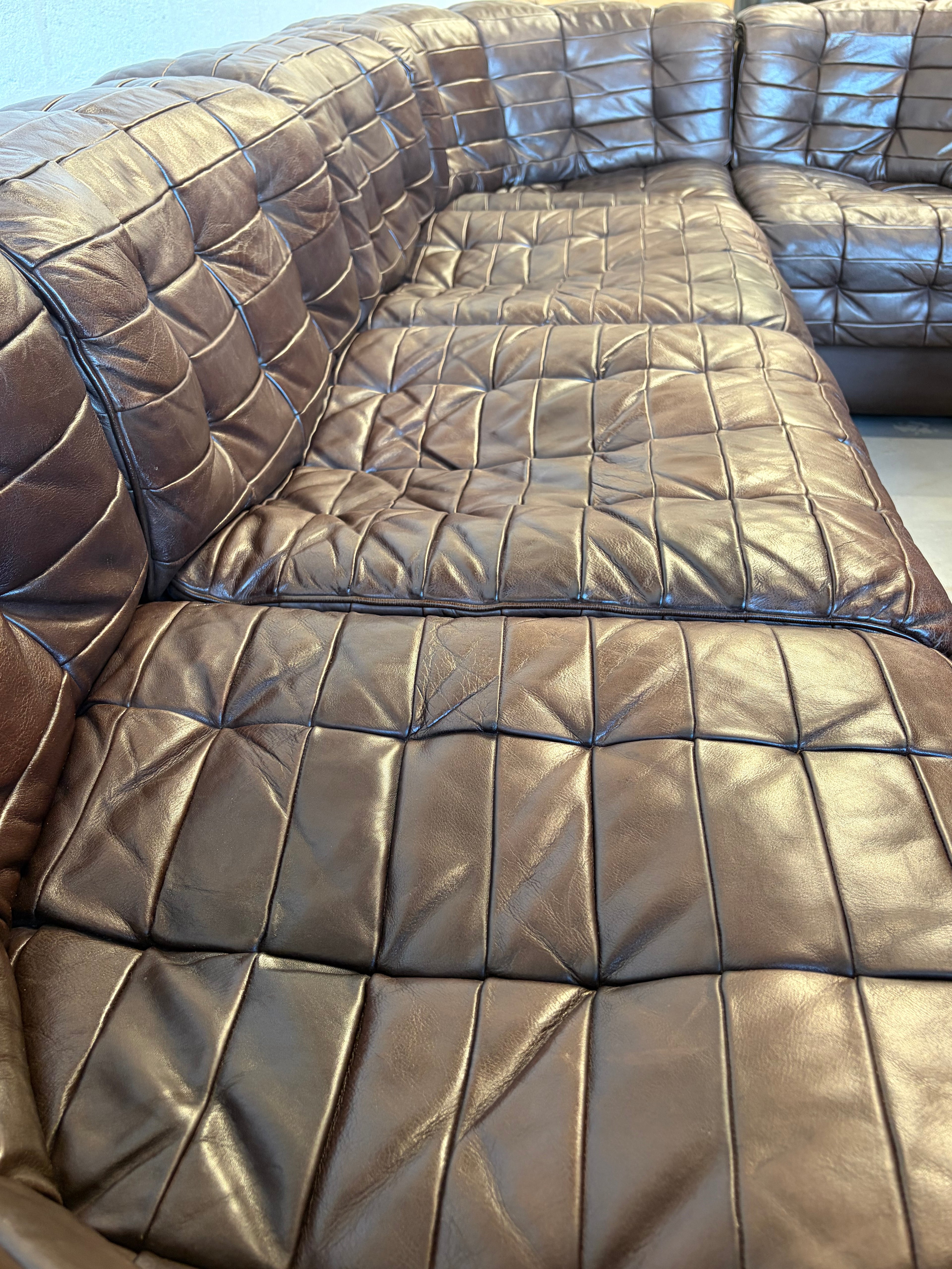 Canapé modulable De Sede DS11 en cuir patchwork chocolat